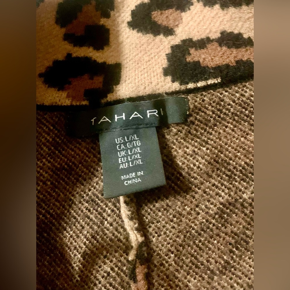 Tahari Leopard Zip Poncho – Large - Picture 5 of 6